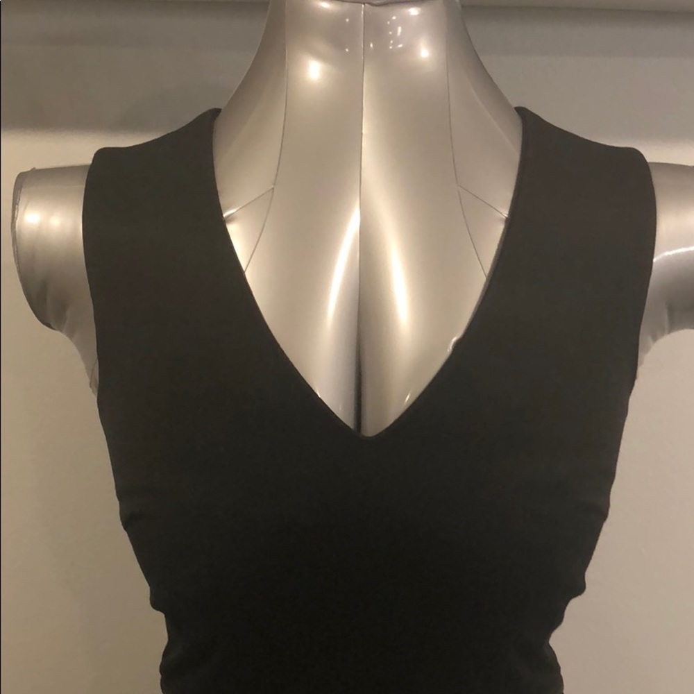 Centre Ville Black V Neck Fitted Sleeveless Dress View 3